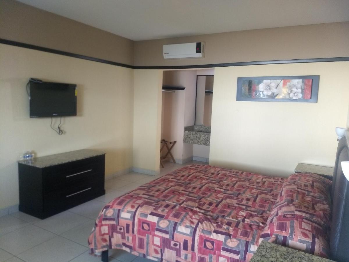 Jalyd Inn Irapuato Kültér fotó