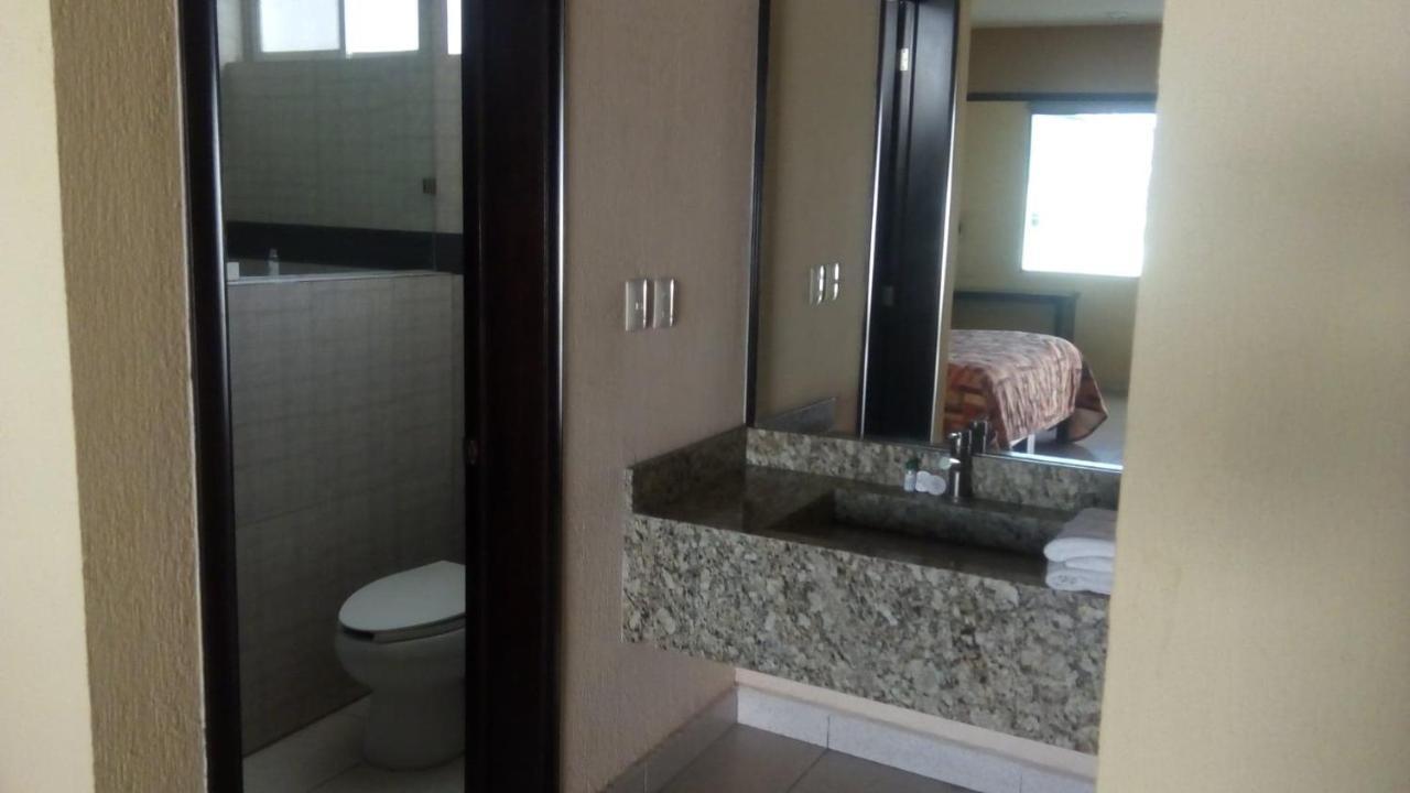 Jalyd Inn Irapuato Kültér fotó